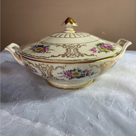 Heinrich & Co. Other - Heinrich & Co. Lady Louise Covered Casserole Dish